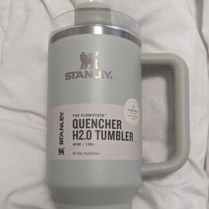 Stanley 40oz Tumbler Limited Edition Heart and Hand